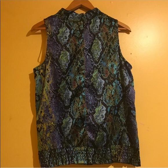 SOLD 🎈Dressy multicolor snake print top - Picture 6 of 6